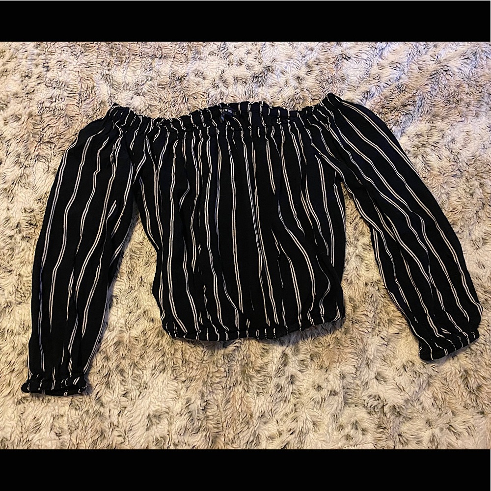 Off the shoulder Brandy💗Melville top from Pacsun